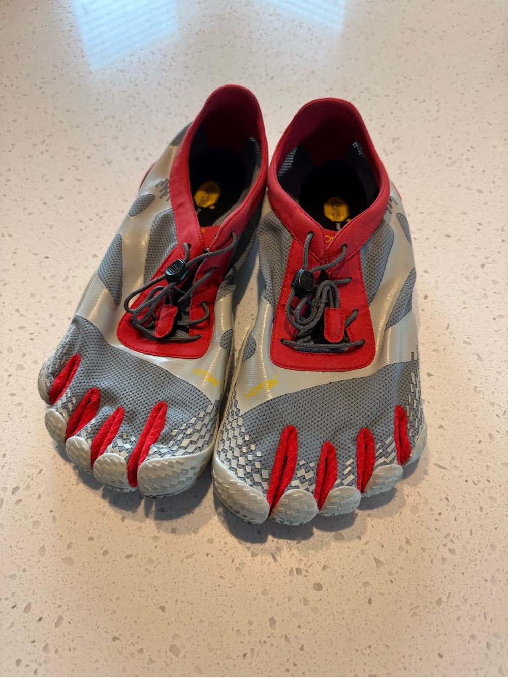 Vibram FiveFingers Mens Gray and Red Minimalist Toe Shoes